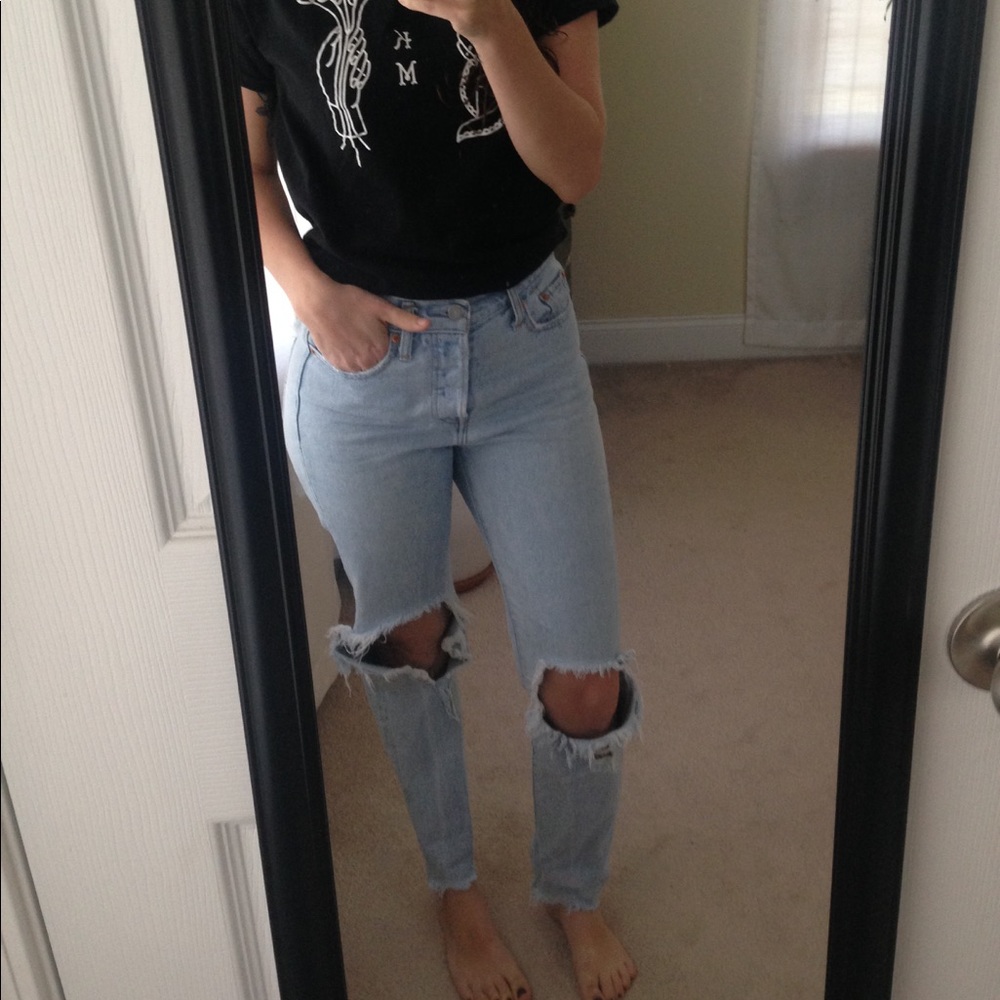 Destroyed wedgie fit jeans